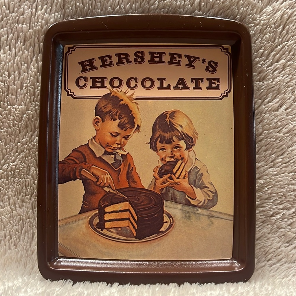 HERSHEY’S Hershey’s Chocolate Eating Cake Tin Tray 1982